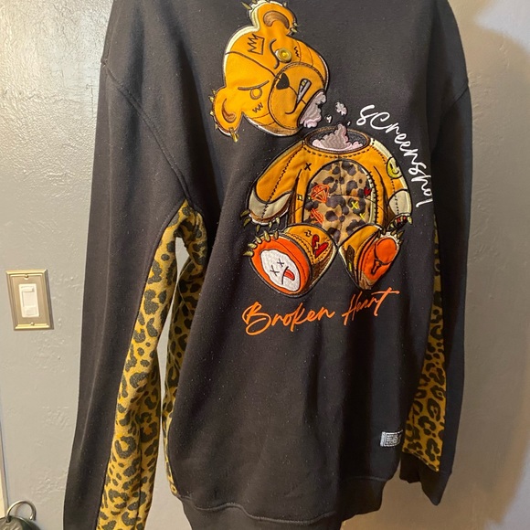 SCREENSHOT Black Animal Print Teddybear Sweatshirt - Picture 13 of 14